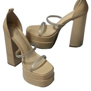 Forever 21 Shiny Tan Nude Platform Shoes with Chunky Heels Crystal Clear strap 7